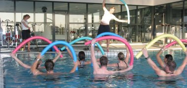 Schwimmbecken mit Wassergymnastik
