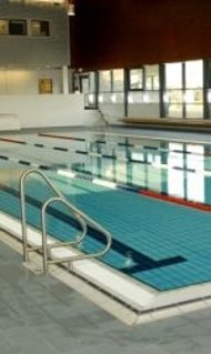 Schwimmbecken