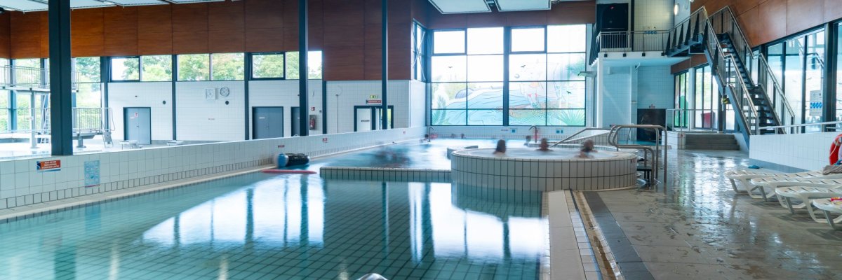 Schwimmbecken