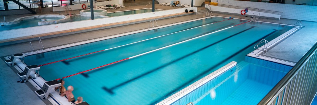 Schwimmbecken